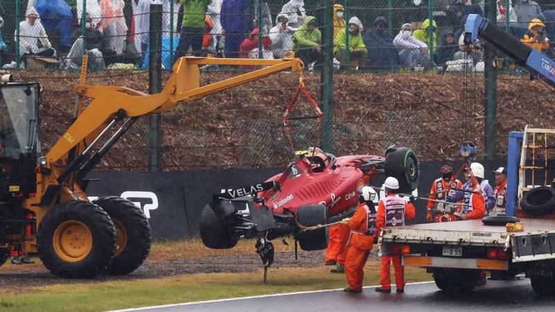 Ferrari being lifted off the track at Japanese GP
