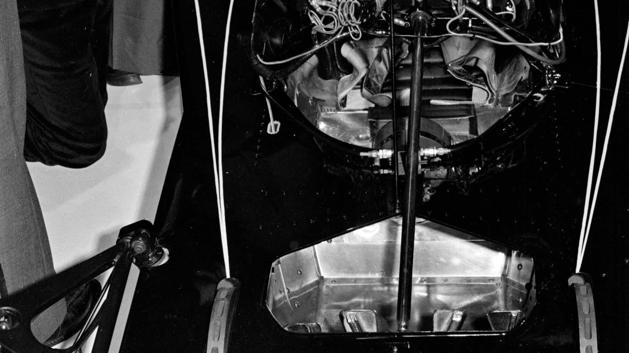 Lotus four pedal system