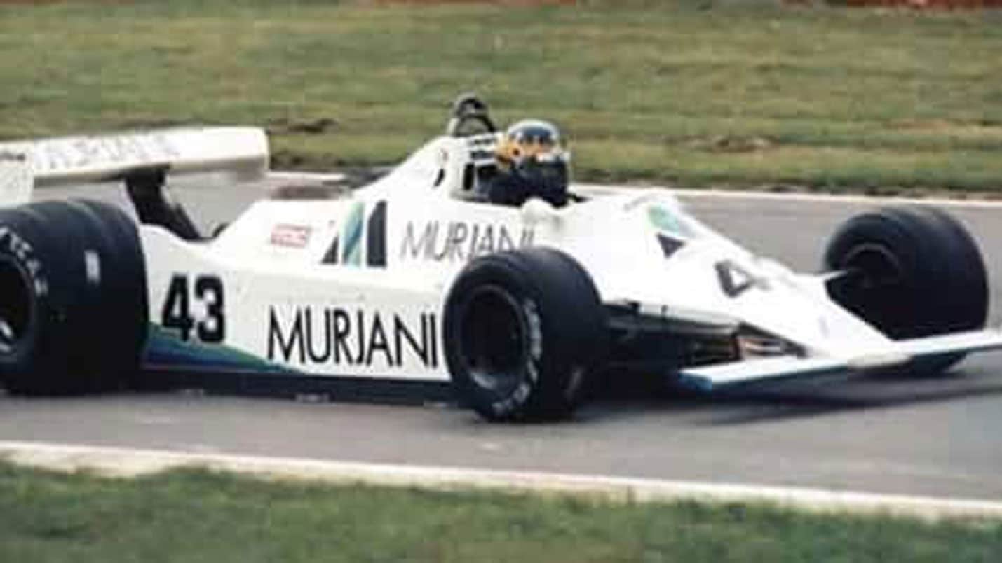 Williams-FW07 F1 Car on track