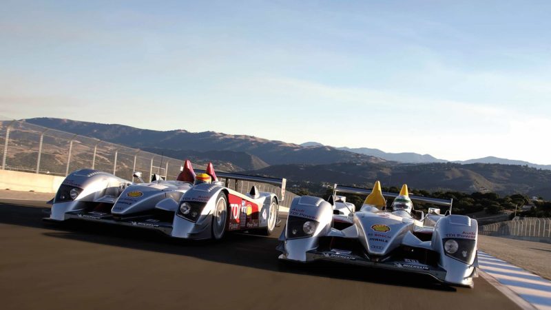 2 Audi R10 TDI on the track