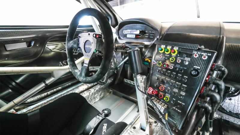 Aston Martin DBR9 interior