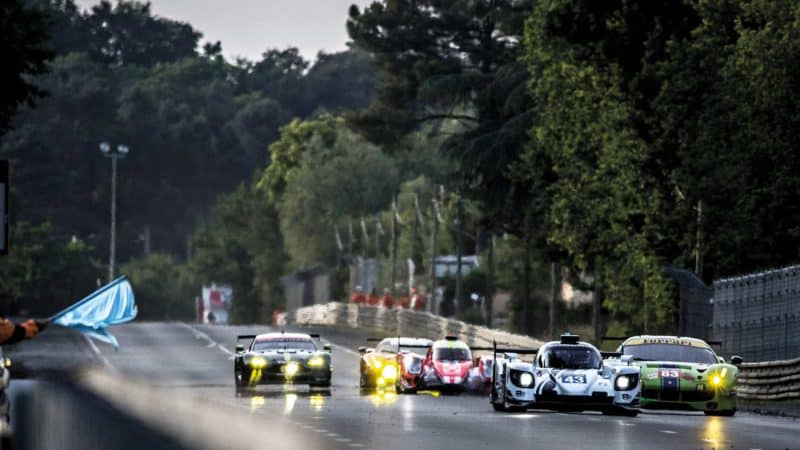 Cars bunched up at Mulsanne