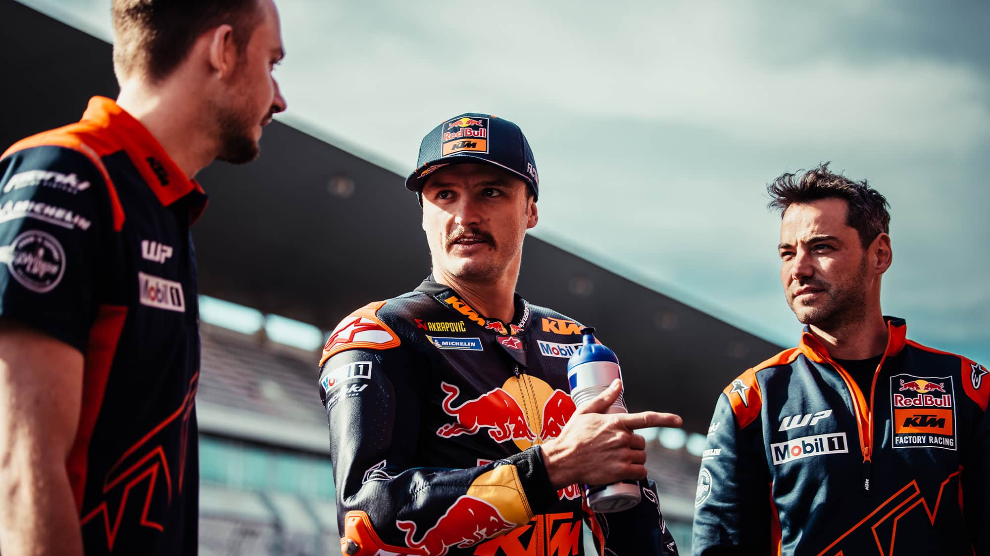 Jack Miller talks to Alberto Giribuola