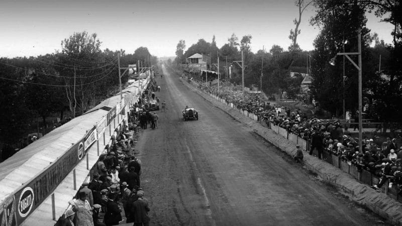 Le Mans rough roads in the 1920s