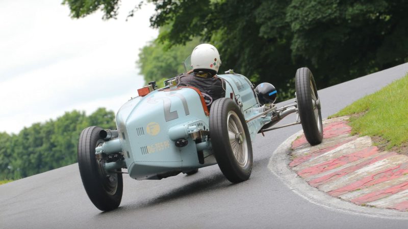 Racing at Lincolnshire Nürburgring’ – Cadwell Park