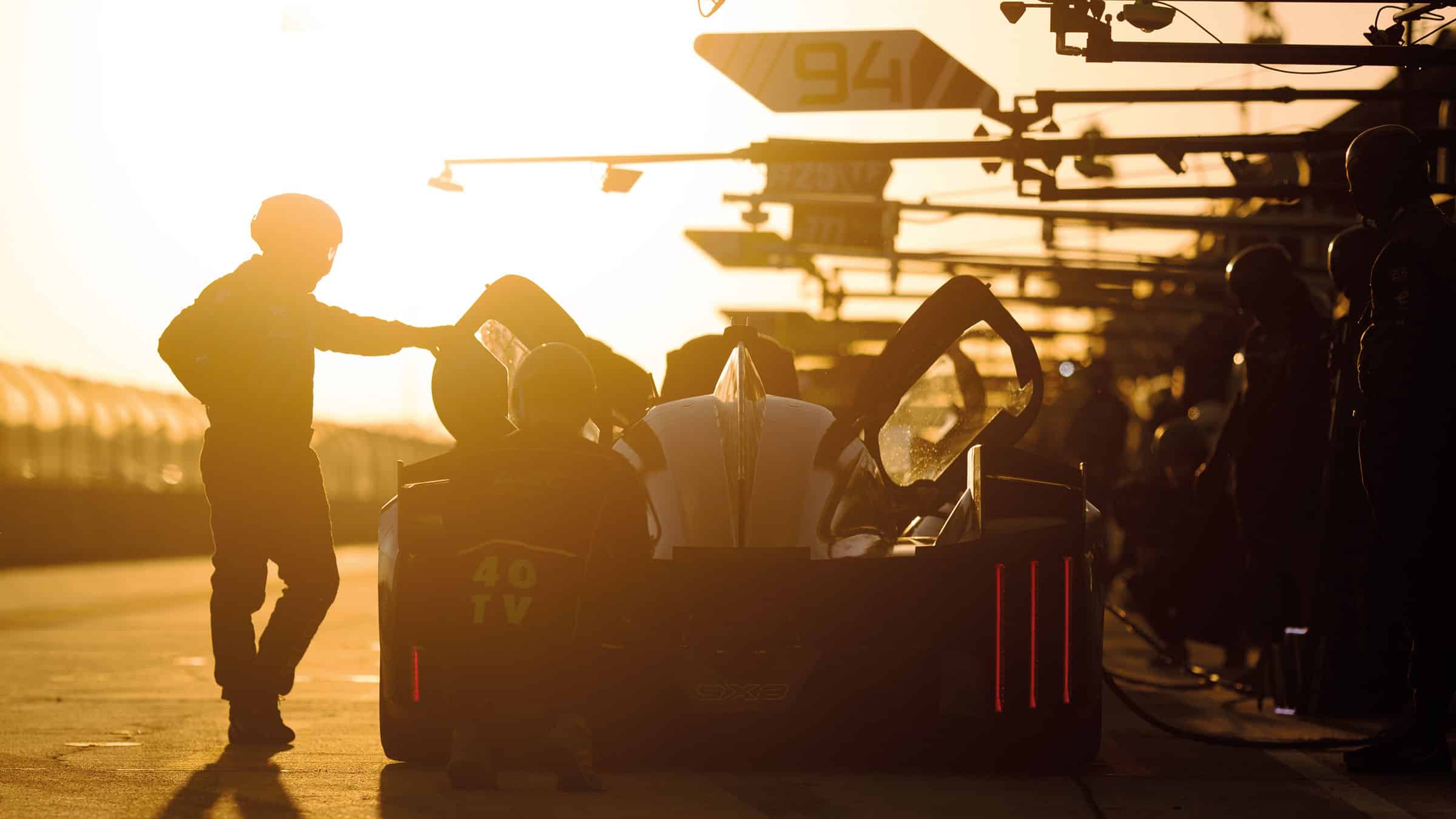 Sundown with Peugeot 9X8 in the pit lane