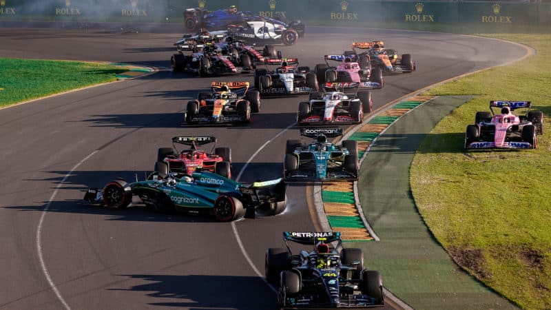 Chaotic late restart to 2023 Australian Grand Prix