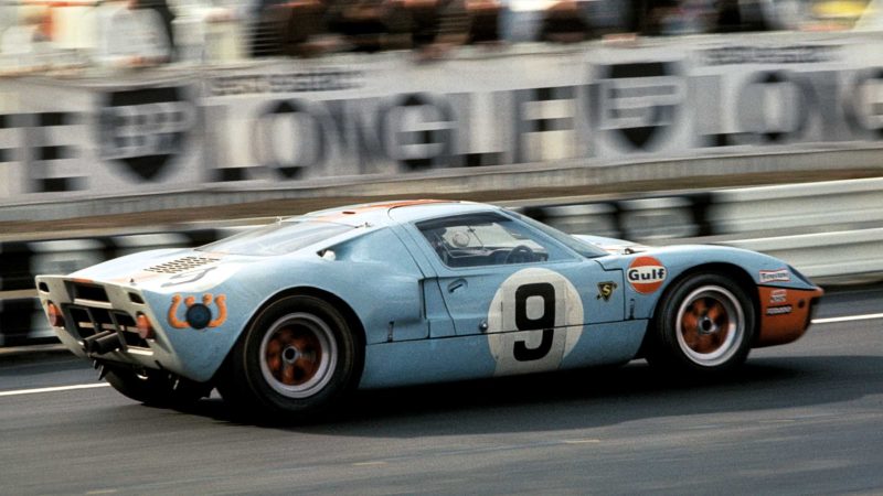 Ford GT40 on track at Le mans