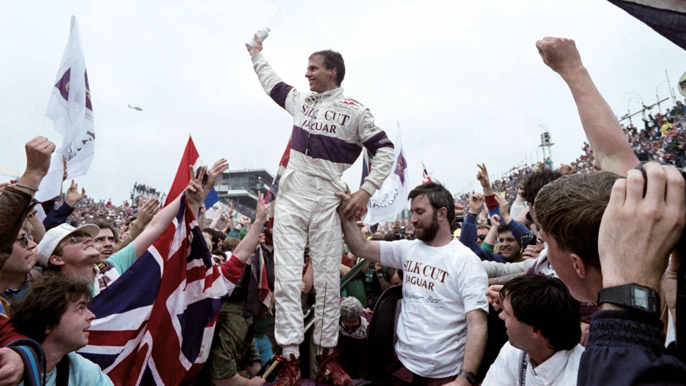 Jan Lammers waves to the fans