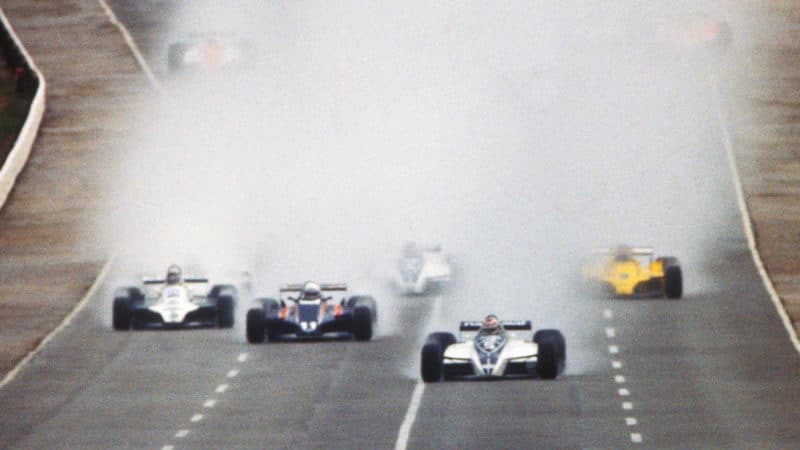 Kyalami 1981 Piquet leads the field away in the wet