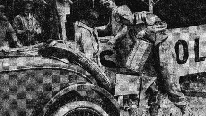 Old photo at Le Mans, gas refill