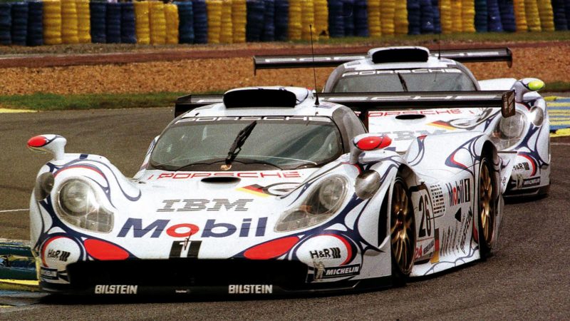 Porsche 911 GT1-98 on track at 1998