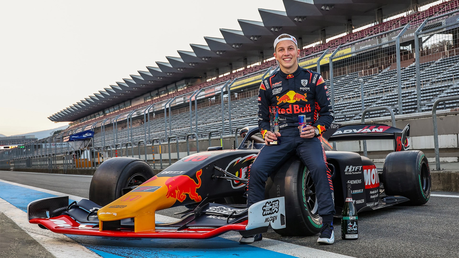 Liam Lawson wins the season opener of the Japanese Super Formula Championship
