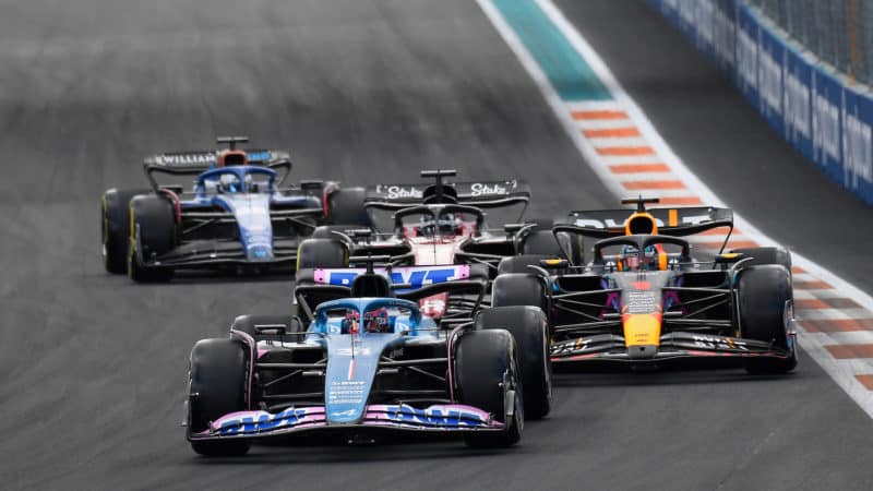 Max-Verstappen-battles-through-the-F1-grid-in-2023-Miami-GP