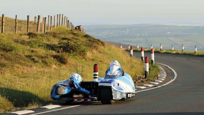 Sidecars tackles the Mountain at IOM TT