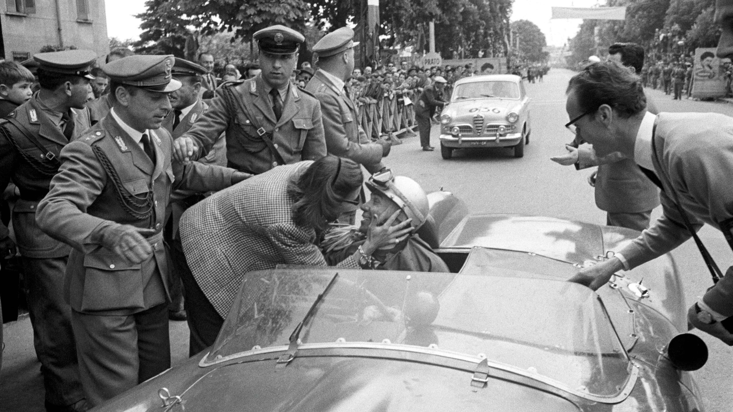 Taruffi congratulated by his wife, Isabella, after his victory