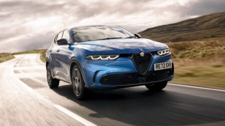 Alfa Romeo Tonale SUV review: Good looks, not much else