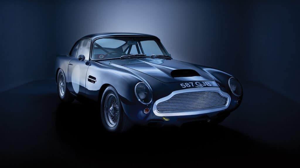 Aston Martin DB4 3:4