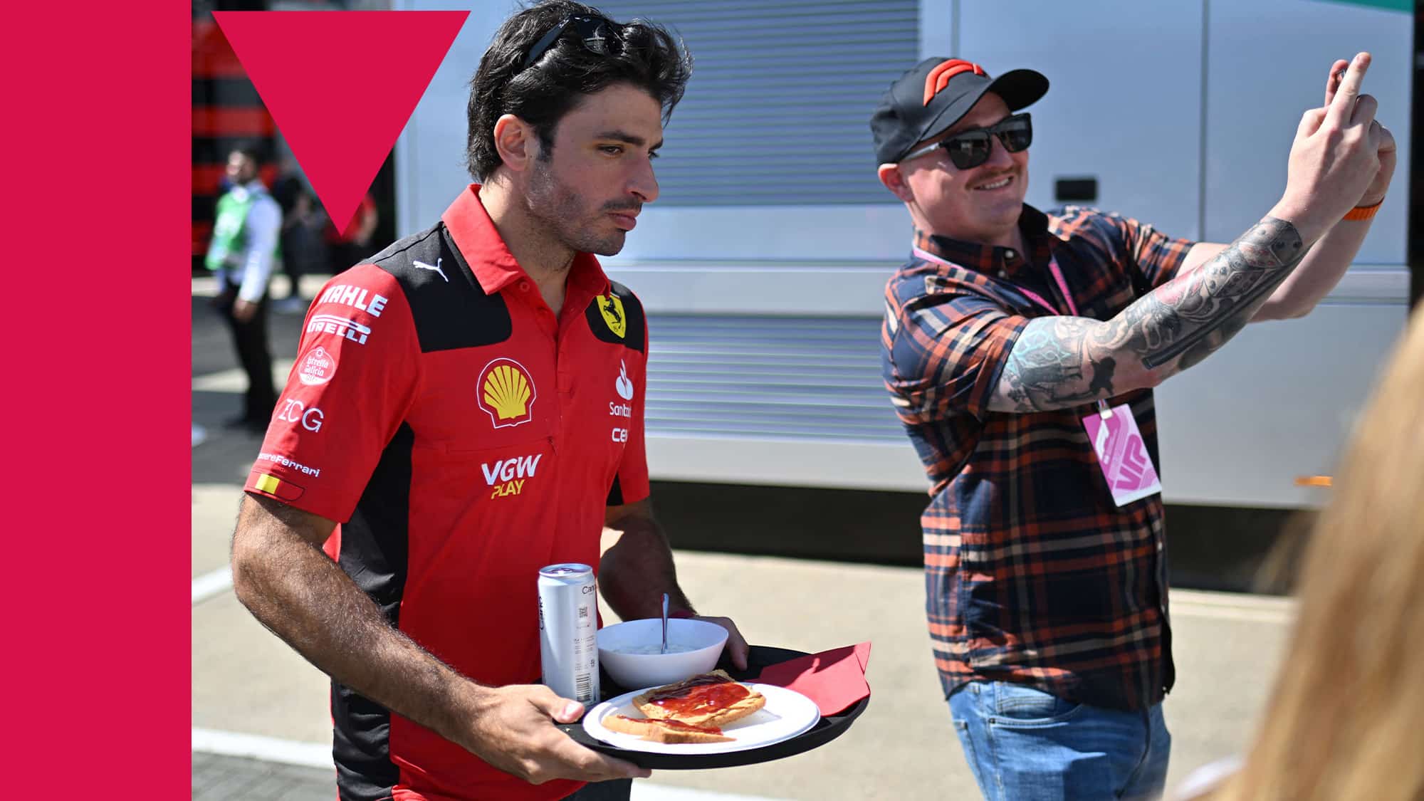 Going down Sainz breakfast selfie