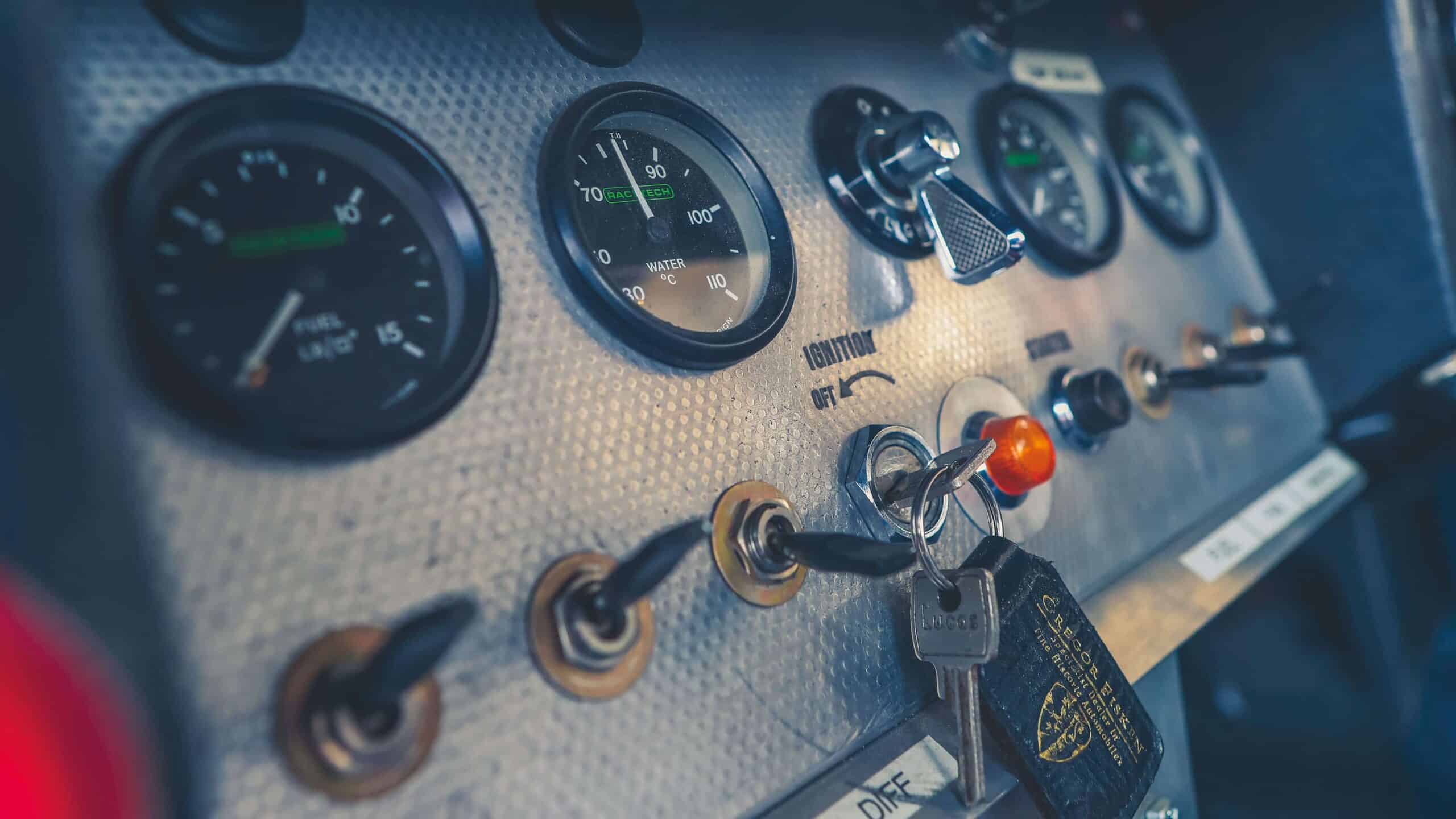 Jaguar Cut 7 Keys and dashboard