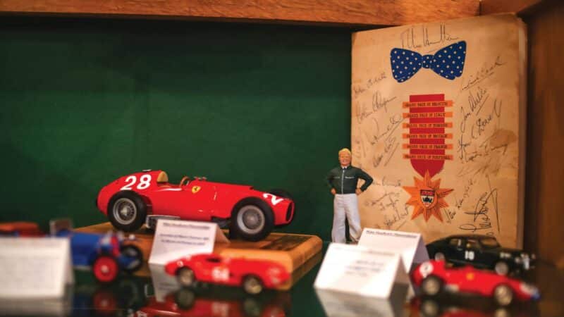 Scuderia Ferrari figurines Signatures and