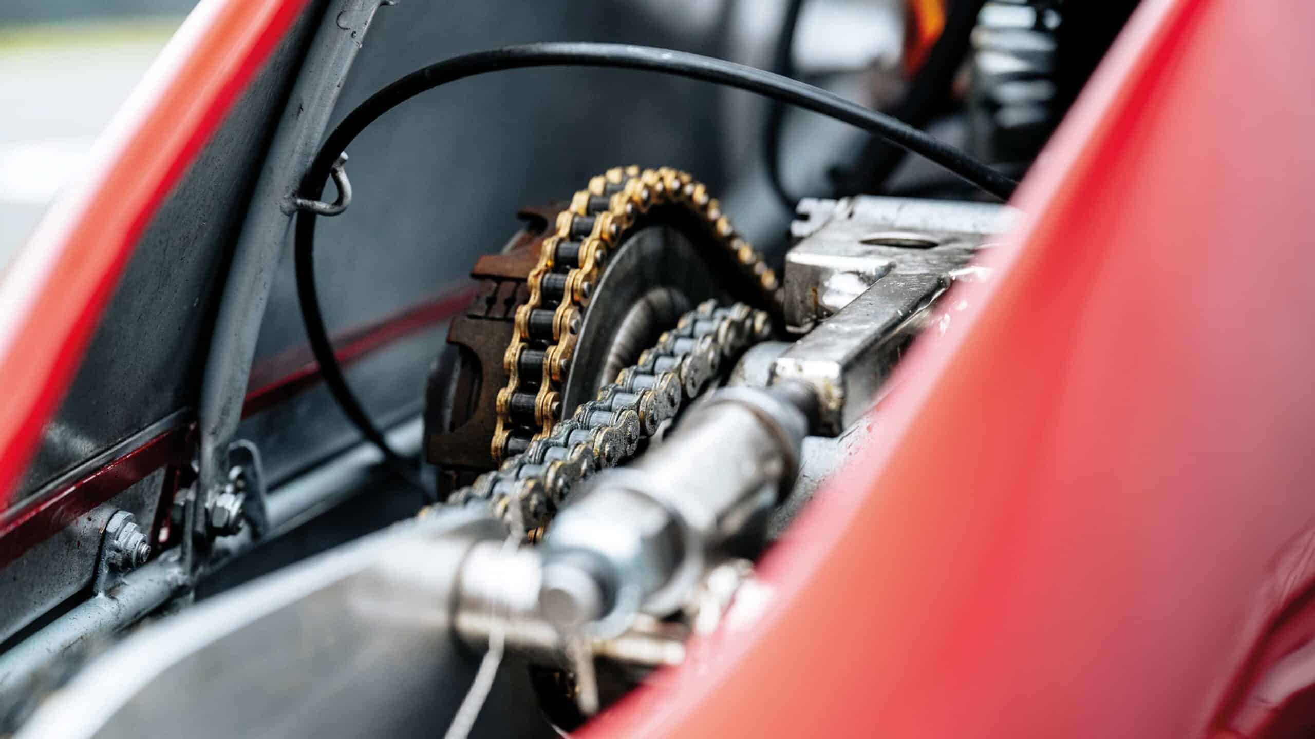 Twin chains gearbox