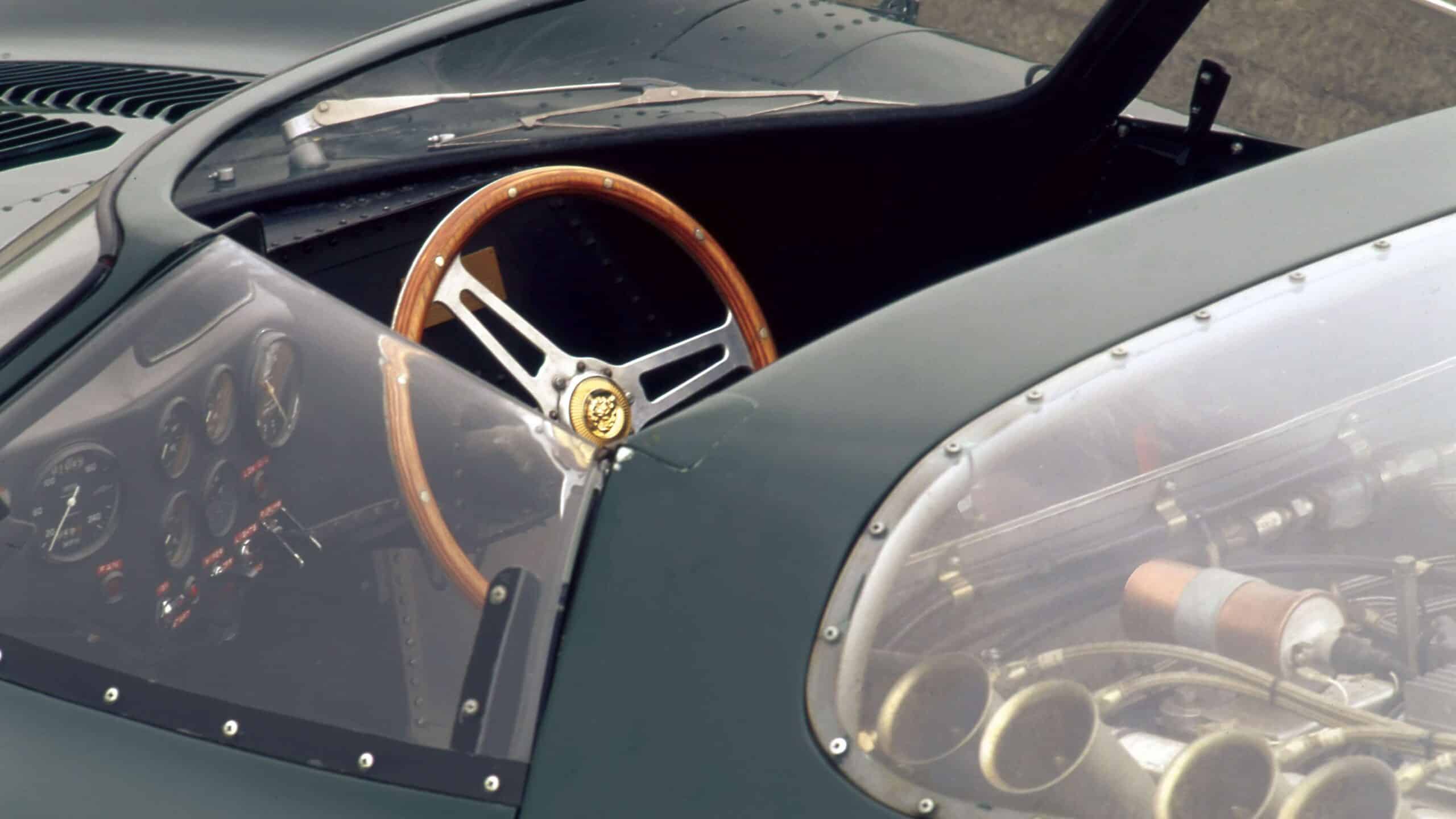 XJ13 interior wooden wheel