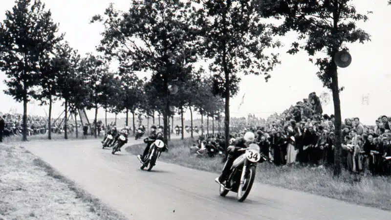 Graham leads Bell Oxley 3