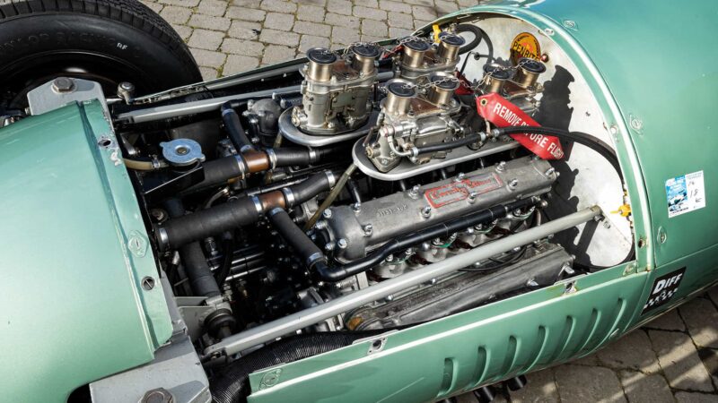 Aston Martin DBR4 engine