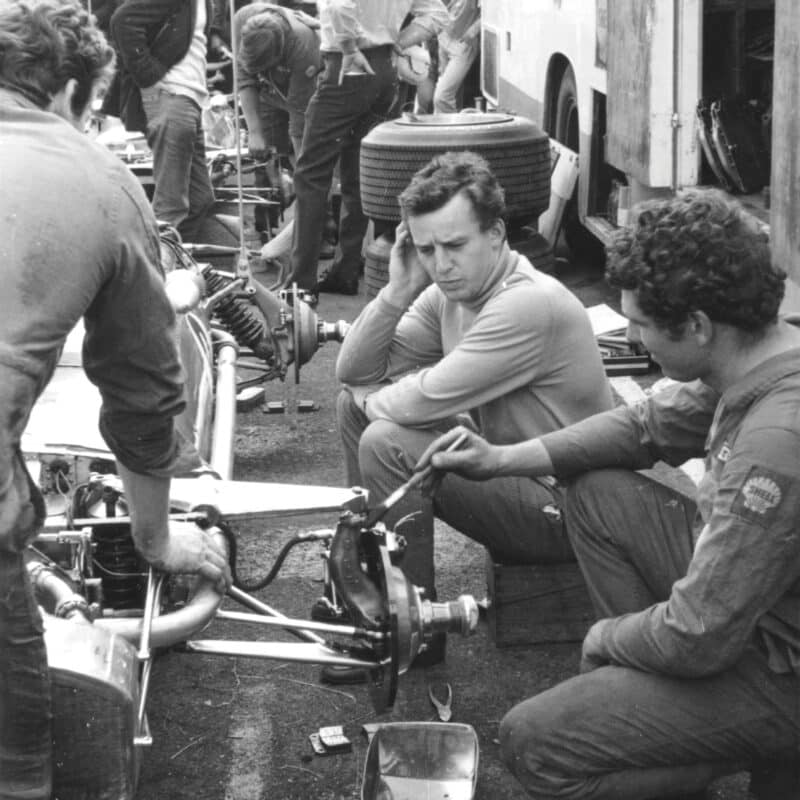 Jackie Oliver and Lotus mechanics