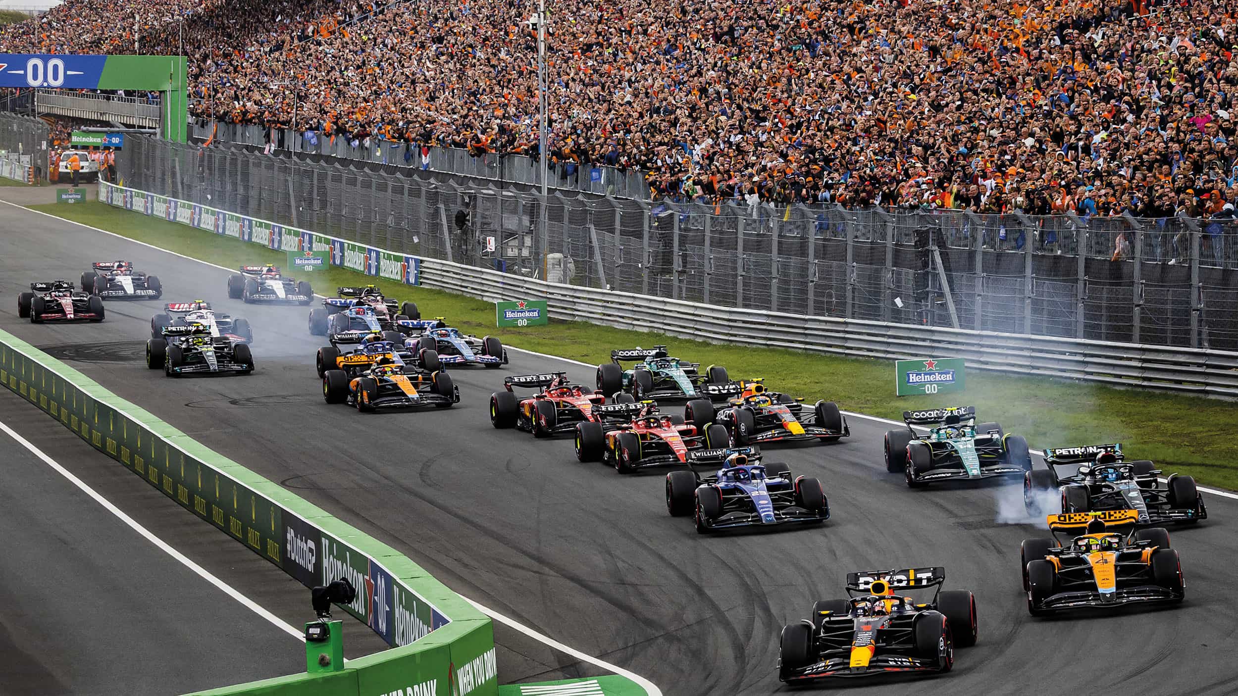 Zandvoort orange crowd at race start