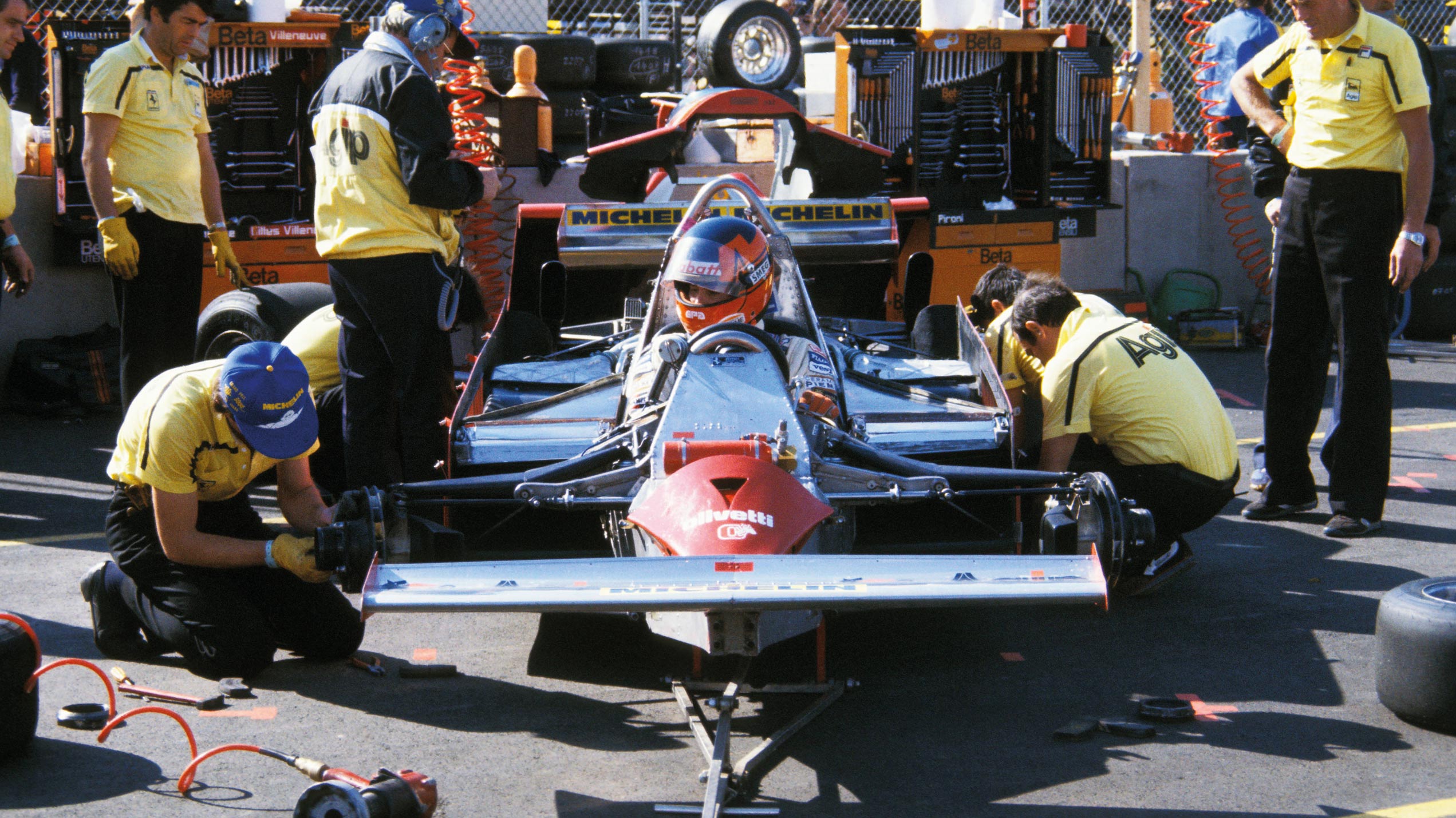 LV GP Ferrari pits