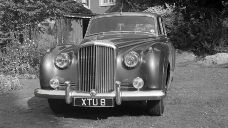Rolls-Royce Craftsmanship: A Road Test Odyssey with Bentley’s S-series 4.9-Litre Model