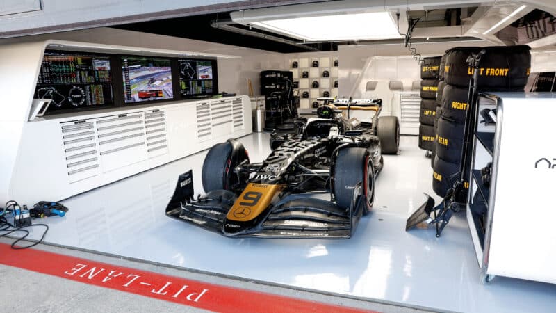 F1 Mock Garage