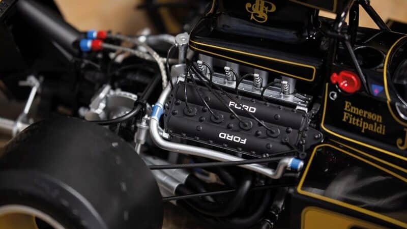 Pocher Lotus 72D 1/8 Scale Model Kit Engine