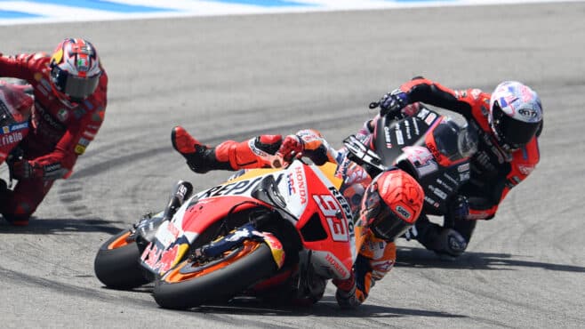 Márquez is doing the exact opposite of what Rossi did 13 years ago ...