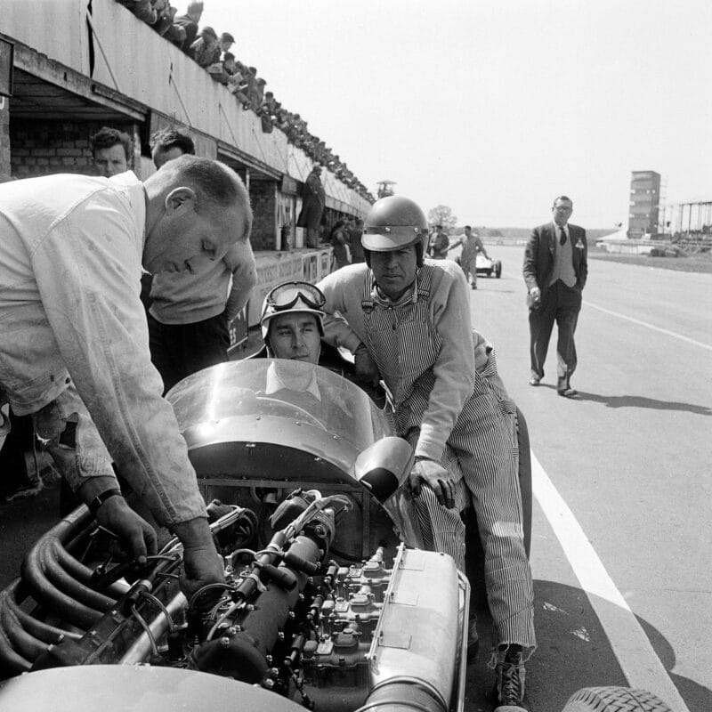 Roy Salvadori in Aston Martin DBR4 F1 car