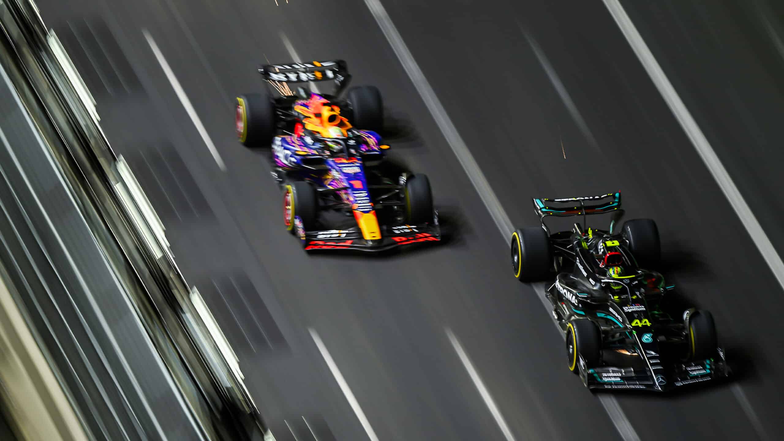 Max Verstappen Lewis Hamilton LV