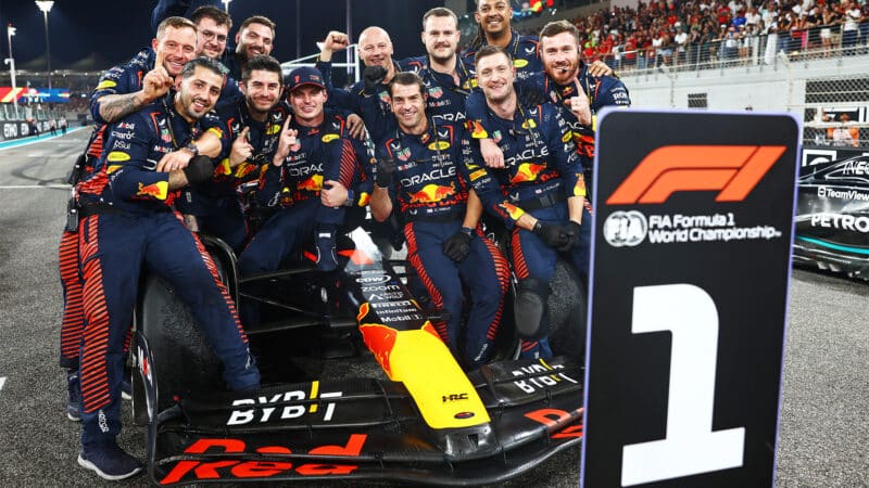 Red Bull team photo Max Verstappen 2023
