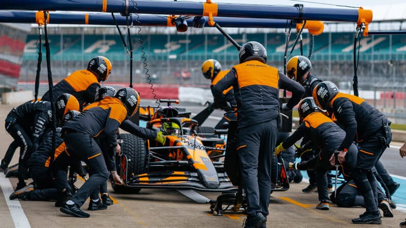 Pitstop for 2025 McLaren MCL39 F1 car during Silverstone shakedown