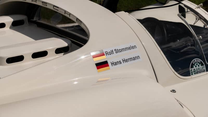 12 Porsche 910-001 Niki Lauda