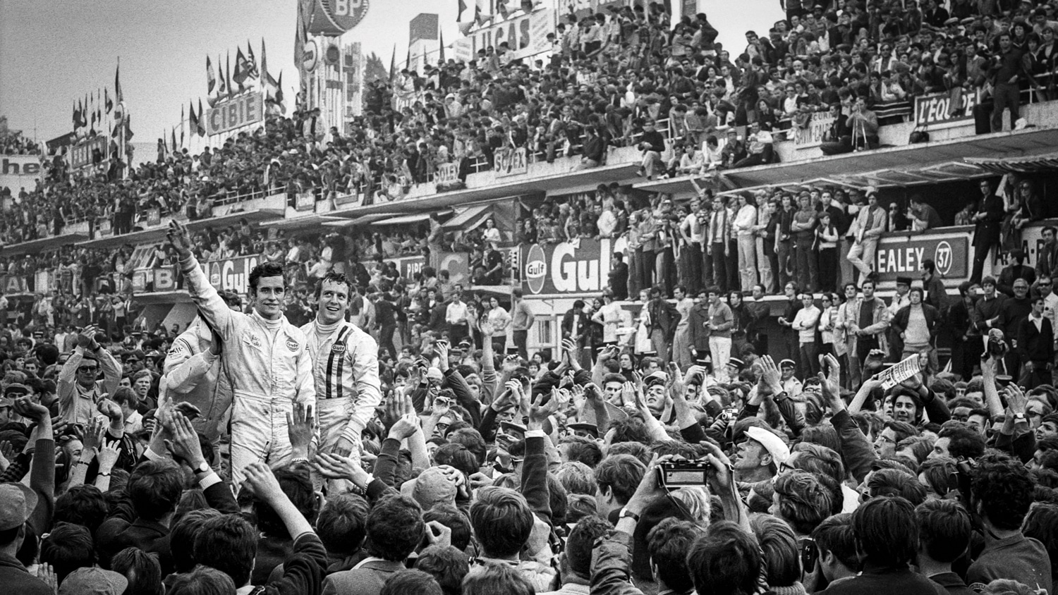 A smile at the end of the Le Mans 24 Hours in 1969 – victory for Oliver and Jacky Ickx in the JW Ford GT40, although Oliver didn’t like sharing cars with Ickx