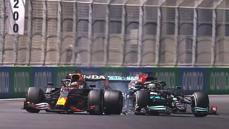 Lewis Hamilton hits Max verstappen in 2021 Saudi Arabian Grand Prix