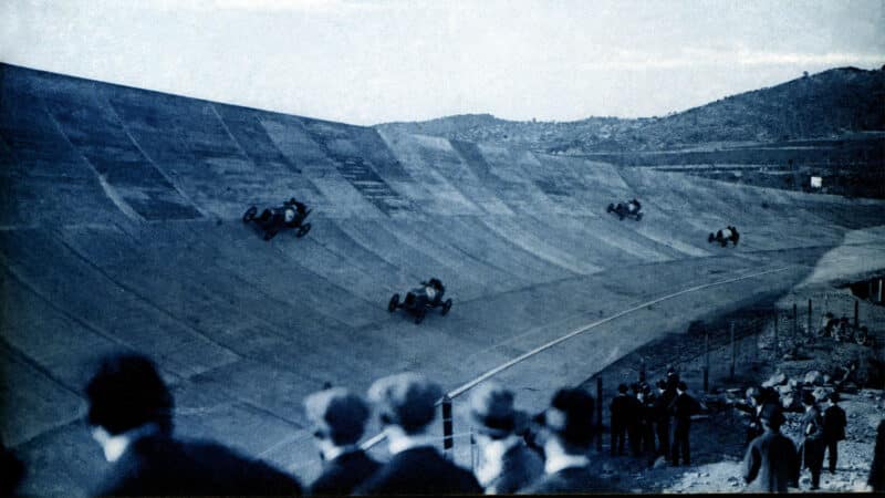 Sitges race track banking in period Spain