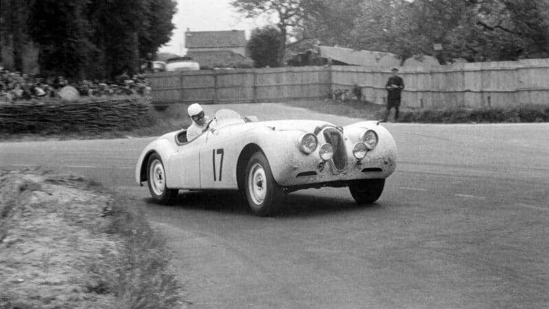 the original XK120 in 1950, it didn’t finish