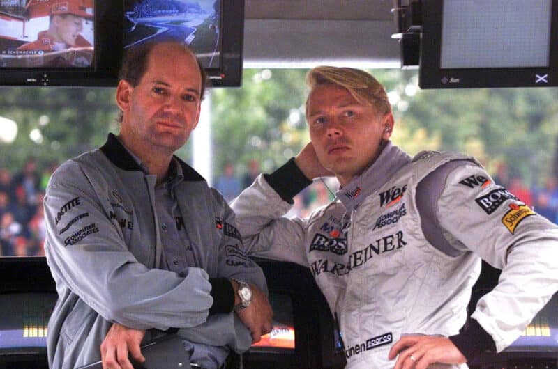 Adrian Newey with Mika Hakkinen on McLaren pitwall in 1998