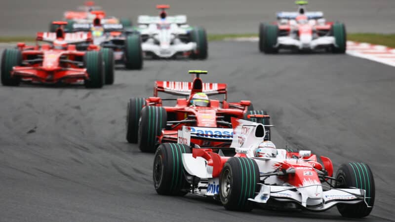Jarno Trulli ahead of F1 pack in 2008 Japanese GP