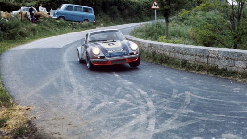 Careful on the gearbox, not so on the tyres. Van Lennep lifts a wheel as he makes the most of the RSR’s traction