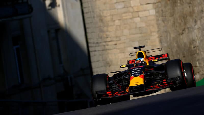 Daniel Ricciardo on track in the 2017 F1 Azerbaijan Grand Prix