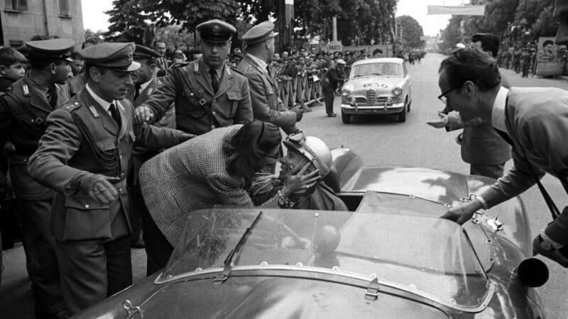 Taruffi congratulated by his wife, Isabella, after his victory.